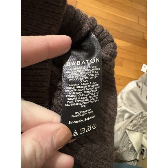 Babaton Aritizia Size S Pullover V-Neck Sweater 100% Merino Wool Brown - Picture 4 of 5